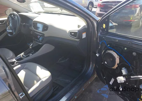 2018 Hyundai Ioniq Hybrid Limited из США, поврежденный, VIN KMHC85LC3JU065214